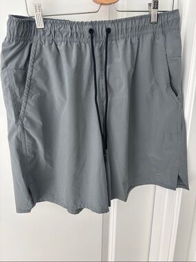 Nike Gray Performance Drawstring unlined Shorts size large